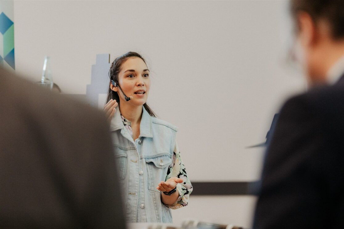 Moderation Stefanie Langer auf der Medienscouts Convention